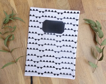 Customizable health record cover / black triangles on white background / health record with first name