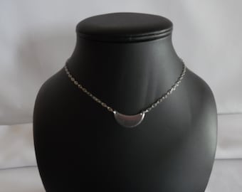 Collier ras de cou, connecteur croissant de lune, chaîne maille forçat, le tout en acier inoxydable, unique, cadeau pour maman