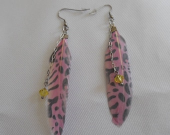 Boucles d'oreilles plumes, plumes longues, colorées, cristal, acier inoxydable, rose, jaune, bijou femmes, pièce unique, cadeau pour elle