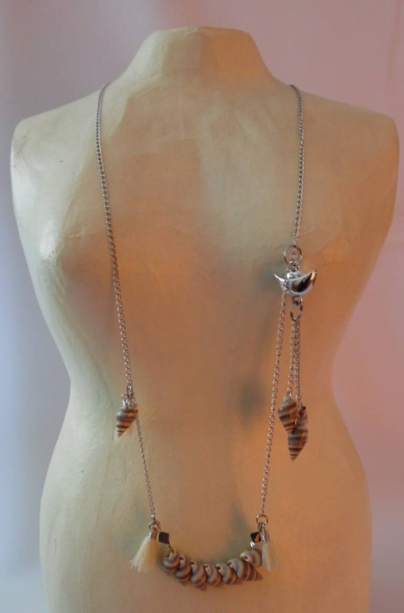 Sommerliche lange Halskette mit Muscheln, Pompons, Swarovski-Kristall, Edelstahlkette, beige und braun, handgefertigt, einzigartig Bild 1