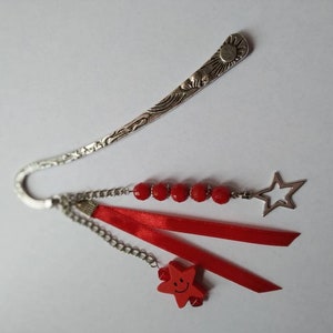 Hemelse bladwijzers, glaskralen, sterren, satijnen lint, rood, zilver, boekaccessoires, uniek cadeau. afbeelding 9