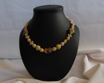 Short women's necklace, glass beads, Czech, Indian glass, cream, caramel, beige, women's jewelry, unique, women's gift, stainless steel