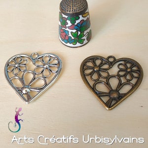 Heart and flower pendant in silver or bronze metal 29x29mm