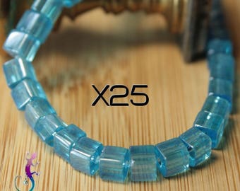 Lot de 25 perles en verre carré bleu 4mm