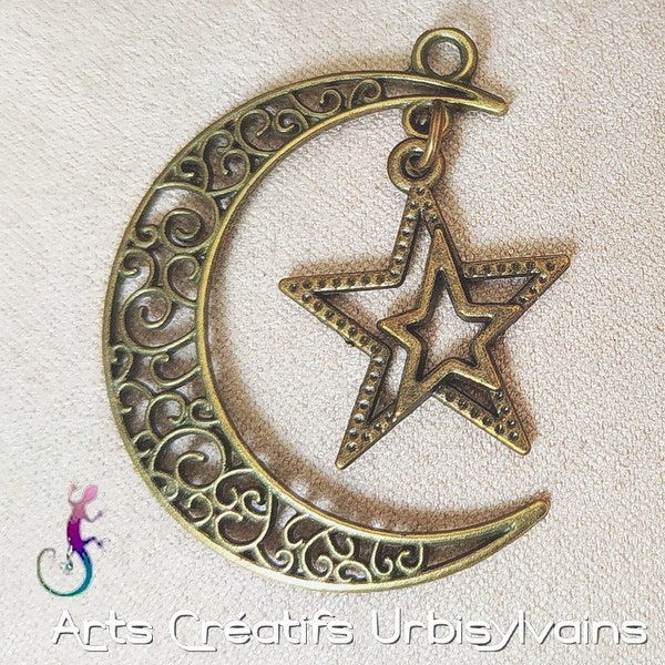 Pendentif lune ciselée et étoiles en métal couleur bronze 40mm