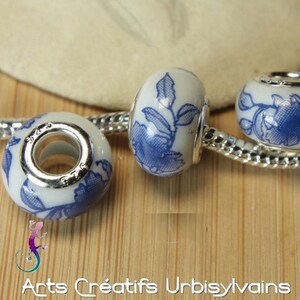 Lot of 2 ceramic beads decorated blue and white flowers for bracelet or European necklace 13x10mm