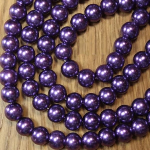 Lot de 30 perles rondes en verre de type renaissance violet 8mm