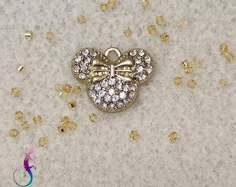 Charm-Anhänger Minnie aus goldfarbenem Metall und weißen Strasssteinen