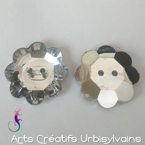 Lot de 4 boutons fleurs à facettes transparents et argentés en acrylique 25mm