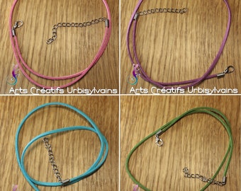 Set of 2 ready-made suede necklaces with lobster clasp