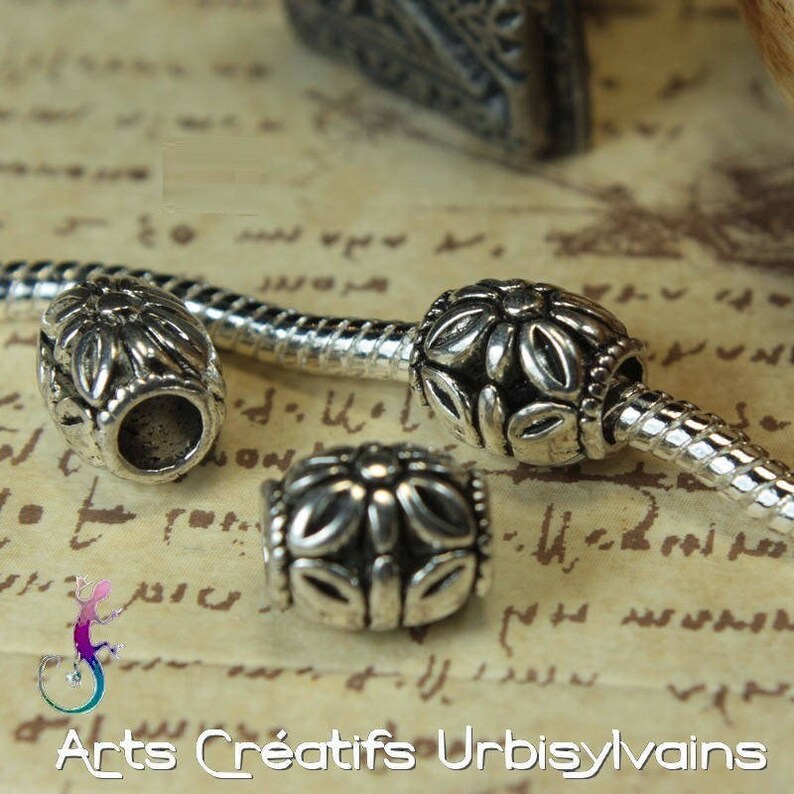 Lot de 2 perles fleur en métal argenté pour bracelet ou collier européen image 1