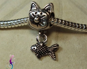 Cat bail with its fish in silver metal for European bracelet or necklace