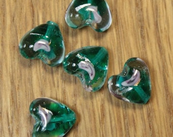 Set of 2 green and pink murano glass heart beads 12x12mm