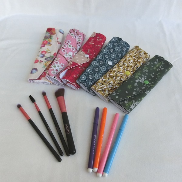 Pochette à rouler pour Stylos ou Rangement Pinceaux de Maquillage, Tissu Japonais, Trousse nomade de Bureau ou école, Cadeau Femme / Fille