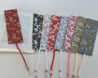 Bookmark with charm, Flowered Cotton Fabric, Reading Accessory / Bookmark for Pocket or Paperback Book / Notebook / Notebook, Woman / Girl