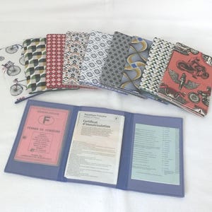 Custodia in cotone e vinile per carta di circolazione, patente di guida, assicurazione auto, portadocumenti per auto o moto, realizzata a mano in Francia.