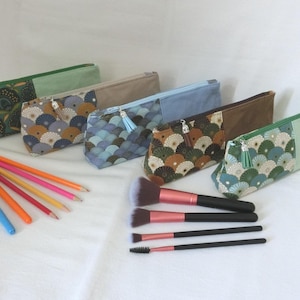 Zipped pencil case in jeans and cotton fabric, pouch for pencils or makeup, school accessory storage, back to school, handmade