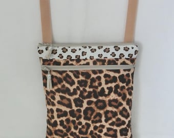 Padded shoulder bag/clutch, 25 x 21 cm, 2 zipped pockets, Leopard print cotton fabric, Women's shoulder bag, Handmade in France