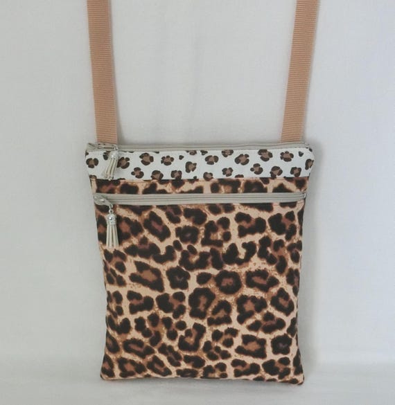 Sac / Pochette bandoulière molletonnée, 25 X 21 cm, 2 poches zippées, Tissu Coton Léopard, Sacoche porté épaule Femme, Fait main en France