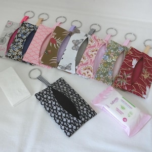 Tasje voor tissues of intieme doekjes, Japanse of bloemenstof, sleutelhangertasje, handgemaakt cadeau voor vrouwen, gemaakt in Frankrijk