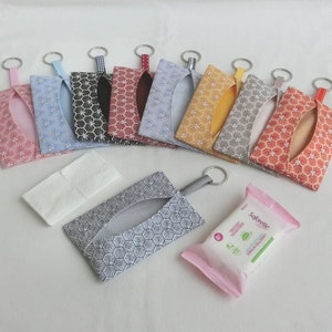 Housse / étui à mouchoirs en papier ou lingettes intimes, Tissu Coton Japonais, Pochette nomade Porte clé, Cadeau Femme ou Jeune Fille