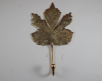 Gancho de latón con forma de hoja de arce, colgador de pared decorativo