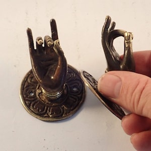 Mini #7 decorative hands, drawer pulls, 1 set, 2 pieces