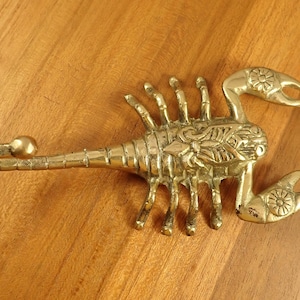 Bronze scorpion hook, hanger