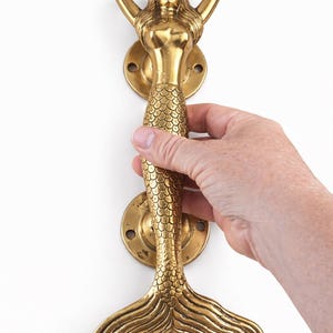 Tirador de puerta de sirena de latón macizo: tirador de puerta de entrada náutico costero, herrajes de bronce vintage