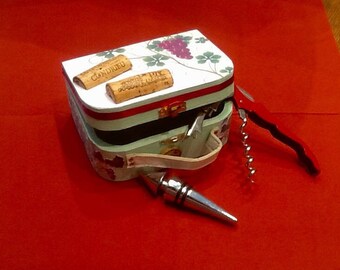 Corkscrew box the harvest is pale green theme