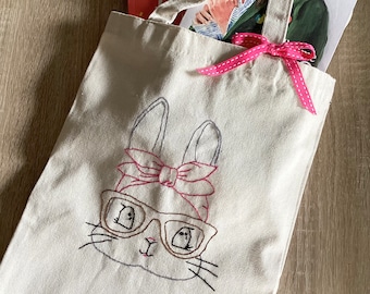 Small rabbit embroidered tote bag