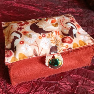 Boite à bijoux ou à rangement aux loutres ..toute douce...