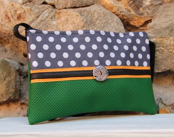 Green polka dot shoulder pouch