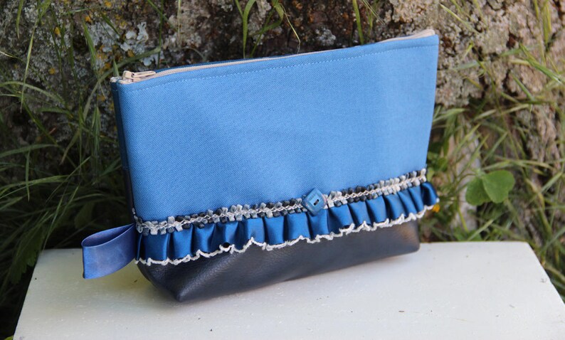 Trousse textile bleue volant image 1