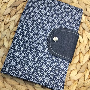 Pochette de santé pour ordonnances, cartes vitale et mutuelle motifs géométriques bleu marine