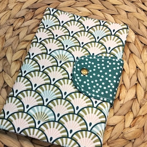 Pochette de santé, pochette médicale pour ordonnances, cartes vitale et mutuelle avec motifs géométriques.