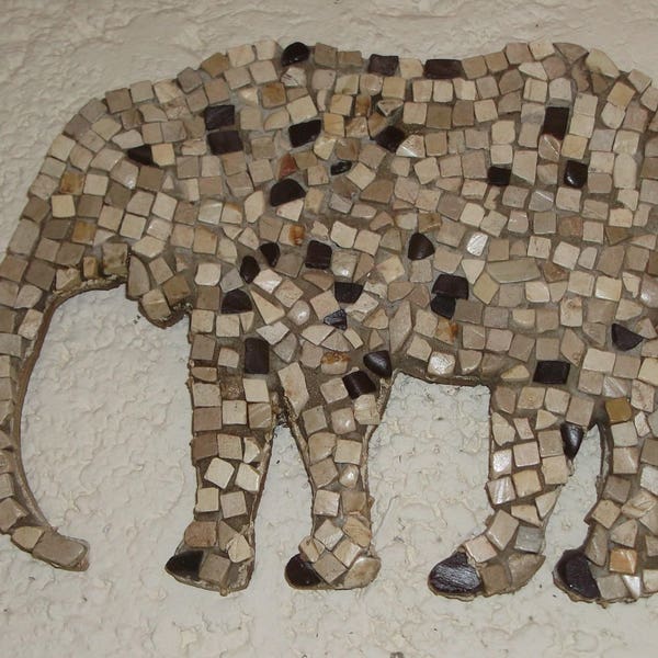 ELEPHANT réalisé en pierres naturelles création artisanale