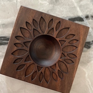 Sunflower Ravioli Mold – Handmade Pasta Press for Stuffed Ravioli – Artisan Wooden Pasta Tool