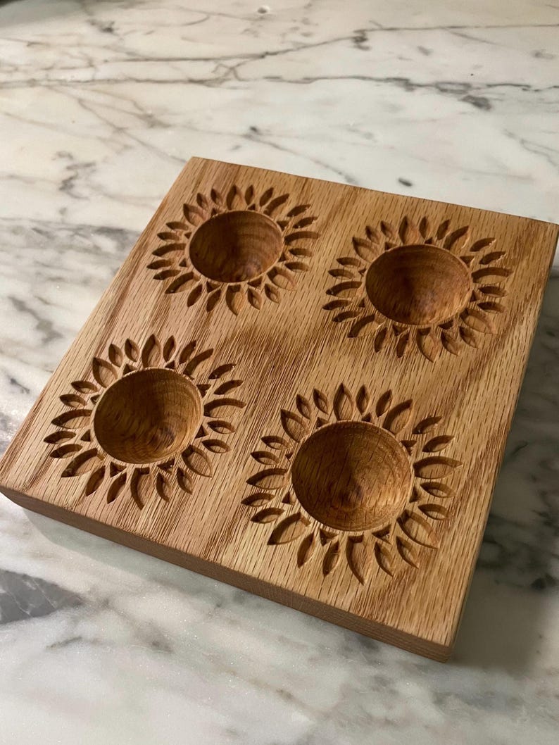 Sunflower Pasta Mold – Wood Ravioli Maker for Artisan Shaped Pasta
