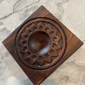 Starburst / Ravioli Mold / Walnut