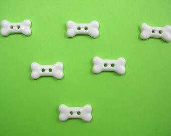 LOT 6 buttons: 22mm white bone