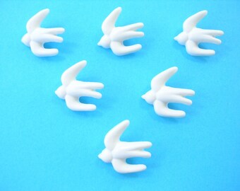 LOT 6 buttons: white 18mm swallow