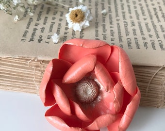 Broche Fantaisie En Pâte Fimo Peinte - Médaillon Fleur - Occasion Bon état