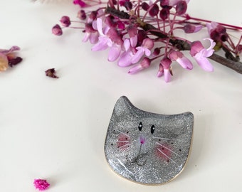 glittery mistigris cat brooch