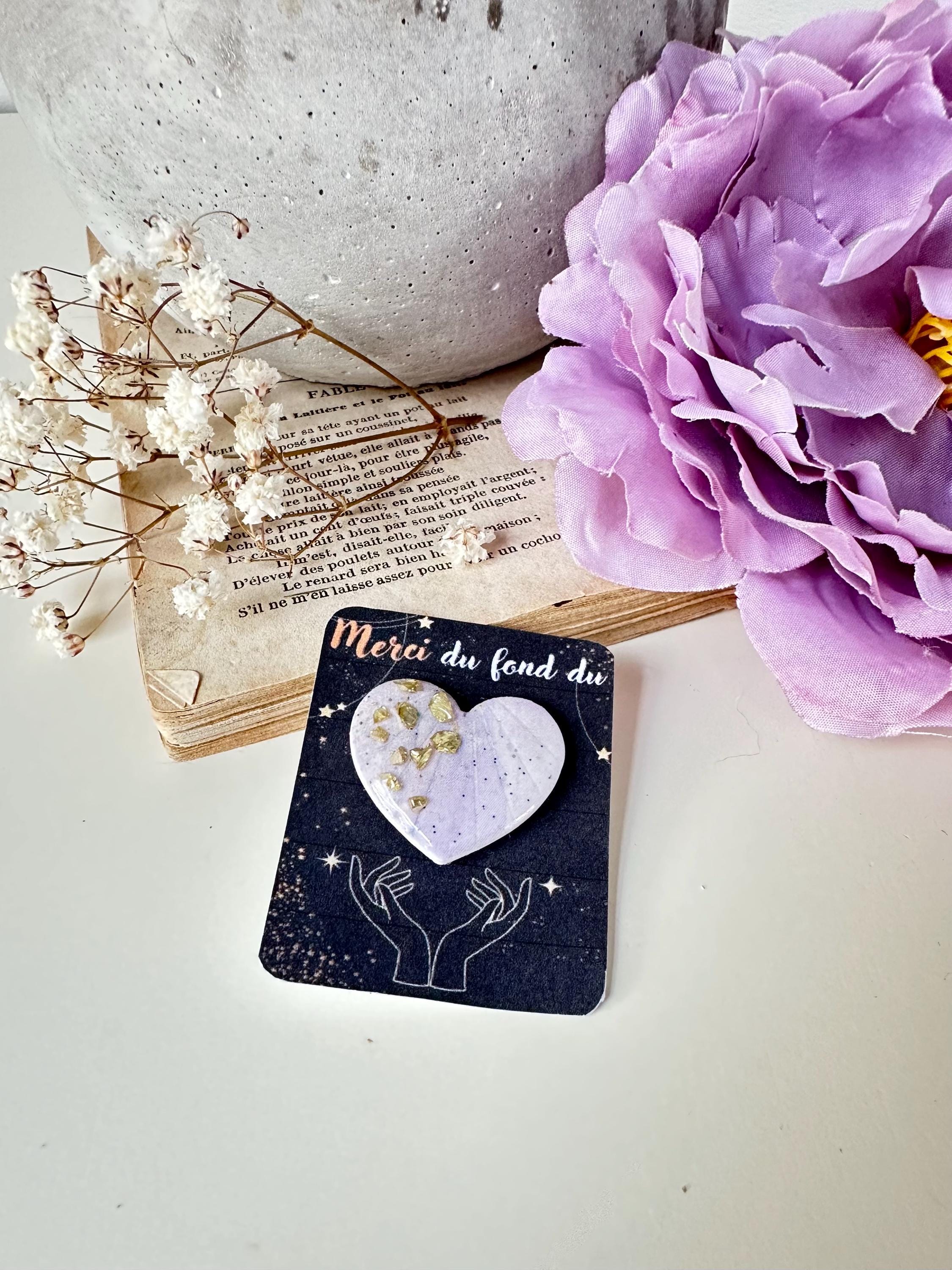 Broche Vintage En Forme De Brouette Avec Un Cœur En émail Rouge Et Une Pampille Cœur – Modèle 5126 – Occasion
