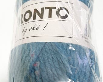1 ball of bulky yarn of 150 g = 1 Hat
