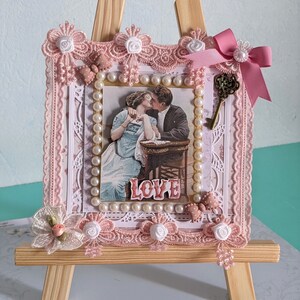 1 Carte   luxe  effet vitrine  G/Format  : 16CMX16CM.  2xcartes en une(avec intérieur décoré effets carte)    Modèle Unique" La Passion