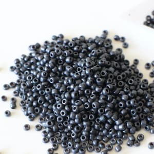 Perline di vetro rotonde grigio scuro da 2 mm