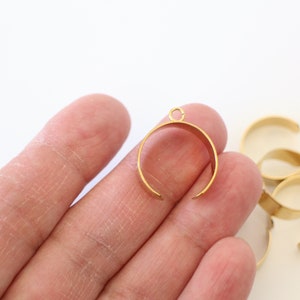 2 gold stainless steel ring holders