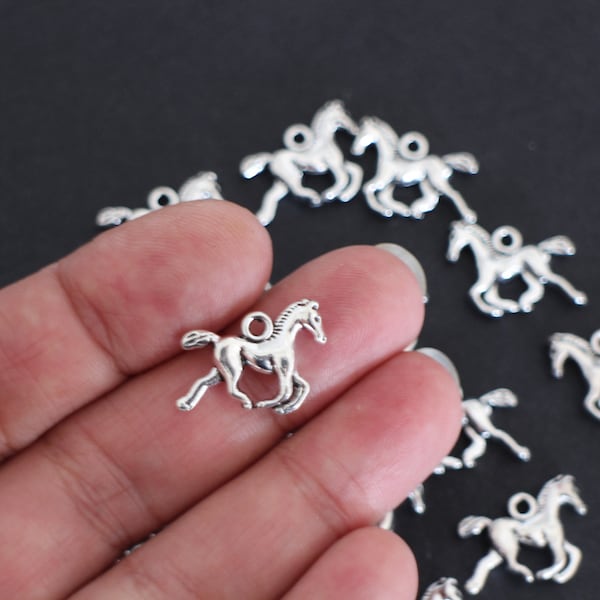 10 breloques chevaux en laiton argenté 18 x 15mm pour vos créations bijoux style animaux